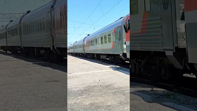 Прибытие поезда 120 Москва - Таганрог на станцию Таганрог - 1 смотреть онлайн