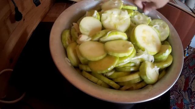 Кабачковый салат в банки! смотреть онлайн