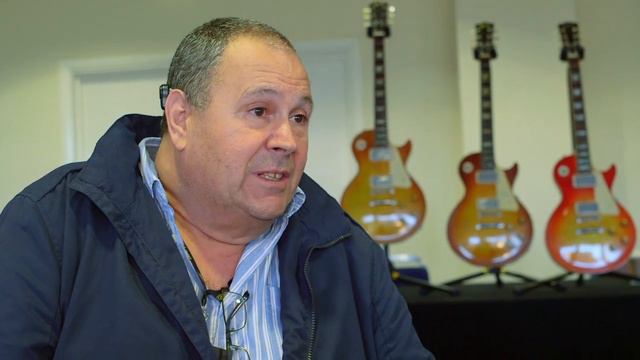 Phil Harris talk Gibson Les Paul Standard 'Bursts' - Full interview смотреть онлайн