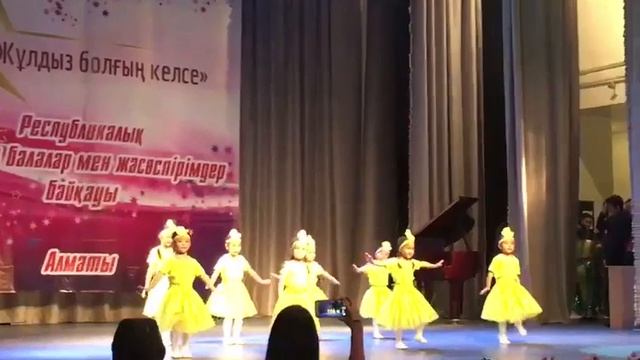 Танец "Цыплят" смотреть онлайн