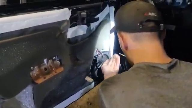 Замена штатных динамиков в MitsubishiLancer 9 на DL Audio baracuda 165 смотреть онлайн