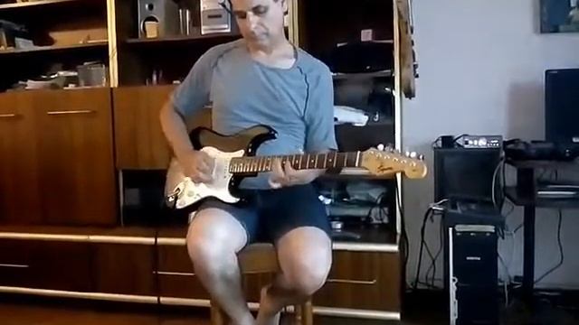 video 1593447975 1Электрогитара Squier Strat by Fender (SSS)1996 смотреть онлайн