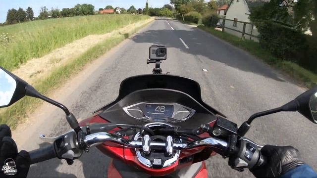 2021 Honda PCX 125 | Road Test Review смотреть онлайн