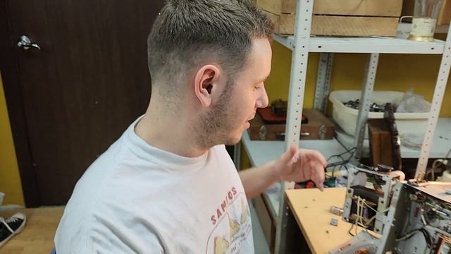 Луи ещё тот фанат советской аппаратуры☝️? теперь наш коллектив стал интернациональным? смотреть онлайн