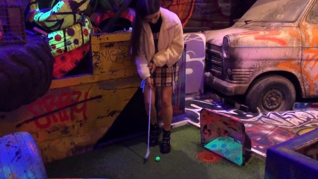 GHETTO GOLF NEWCASTLE: GOLF, COCKTAILS AND LOLS смотреть онлайн