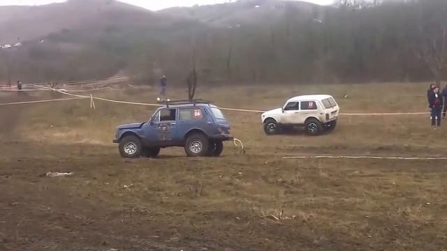 Отрыв задней части на ниве при попытке вытянуть смотреть онлайн