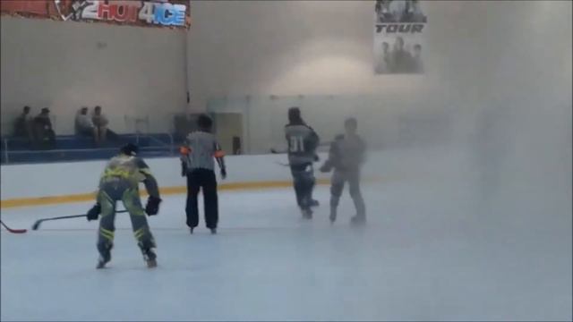Chicago Blackhawks Prospect Alex DeBrincat Scores a Beauty in Roller Hockey (TORHS2HOT4ICE 2015) смотреть онлайн