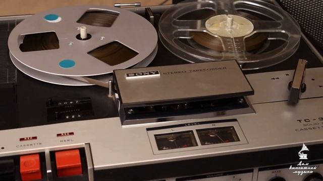 Шикарный переносной проигрыватель Sony ТС- 330/ Япония/ Начало 1970-х смотреть онлайн