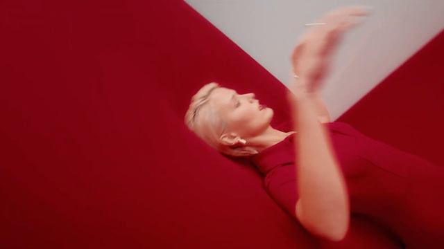 Рекламная кампания с Любовью Аксёновой / SS 23 / ZARINA смотреть онлайн