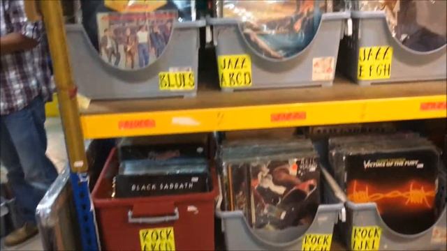 The Vinyl Guide - Joe's Mac, Amcorp Building, Petaling Jaya, Malaysia смотреть онлайн