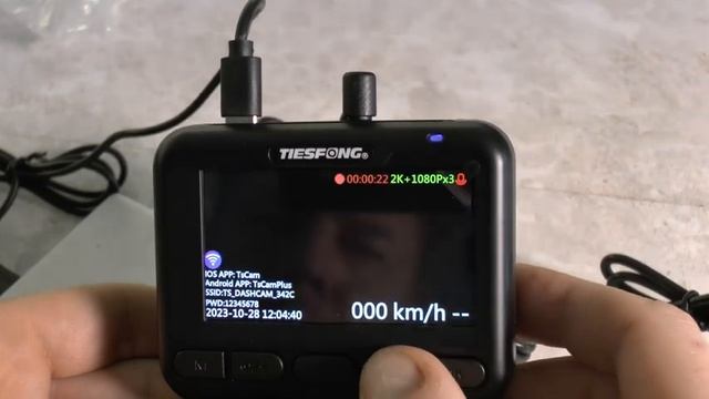 Регистратор на 4 камеры.  Такого еще не было