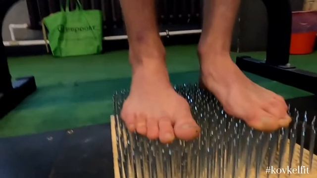 КАК СДЕЛАТЬ ДОСКУ САДХУ ЗА 5$?? | ТОЛКАЮ ШТАНГУ НА ГВОЗДЯХ #гвозди #доскасадху #садху смотреть онлайн