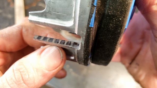 Repairing A Worn/Grooved Clutch Basket + Operation - XL600R смотреть онлайн