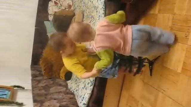 Танец вокруг елочки смотреть онлайн