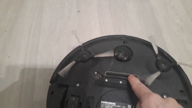 Обзор робота пылесоса RV-R350