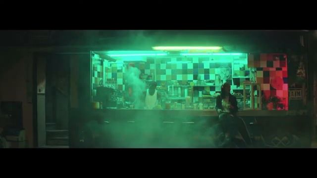 MDR 100AAP Lifestyle Video 1280x720 2000K1 смотреть онлайн