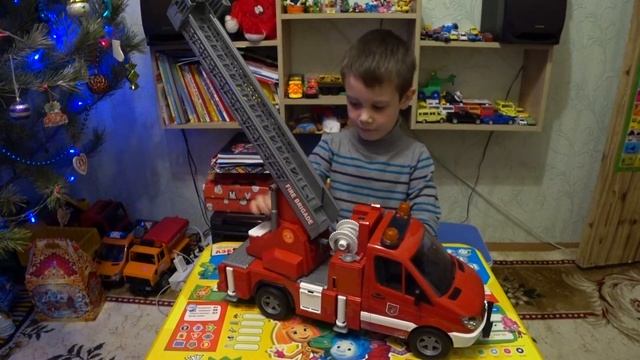 Пожарная машина Bruder. смотреть онлайн
