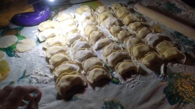 Порядок во дворе?. ВАРЕНИКИ С КАРТОШКОЙ. Одна на даче ? смотреть онлайн