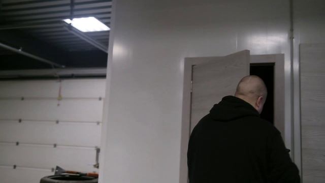 Москвич 3/ Чиним замок Драйву смотреть онлайн