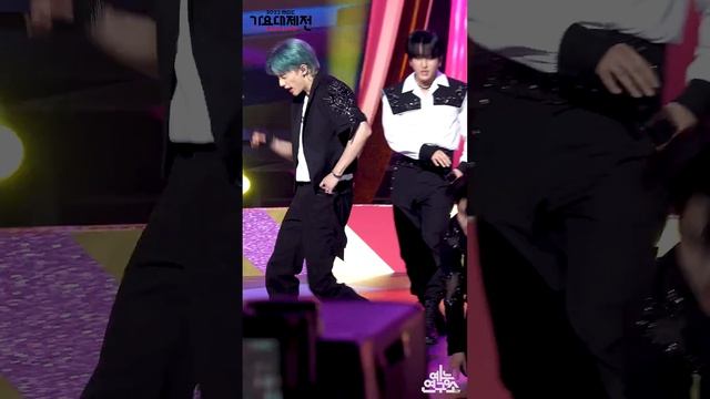 [가요대제전] Stray Kids HYUNJIN – CIRCUS(Korean ver.)+CASE 143(현진) FanCam|MBC Music Festival|MBC221231방송 смотреть онлайн