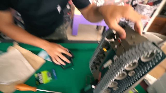 COMPREI UM TANQUE DE GUERRA DE CONTROLE REMOTO смотреть онлайн