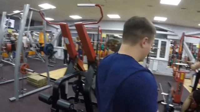 Натуральный бодибилдинг - проработка дельтовидных, жим сидя ч.3 смотреть онлайн