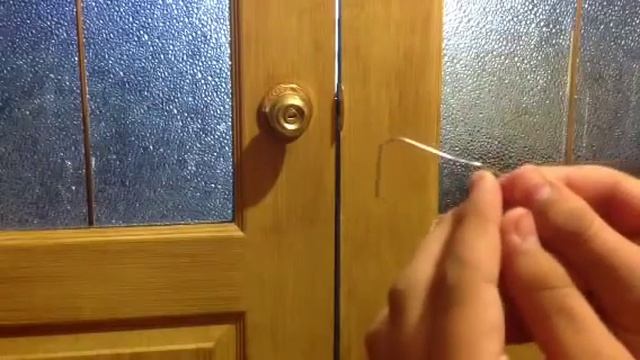 Взлом межкомнатной двери смотреть онлайн