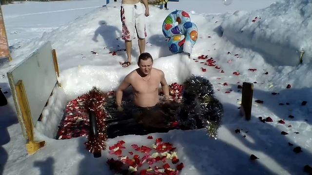 Пляжная вечеринка 8 марта #КузТрезв смотреть онлайн