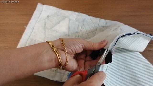 Косметичка из старых джинсов.