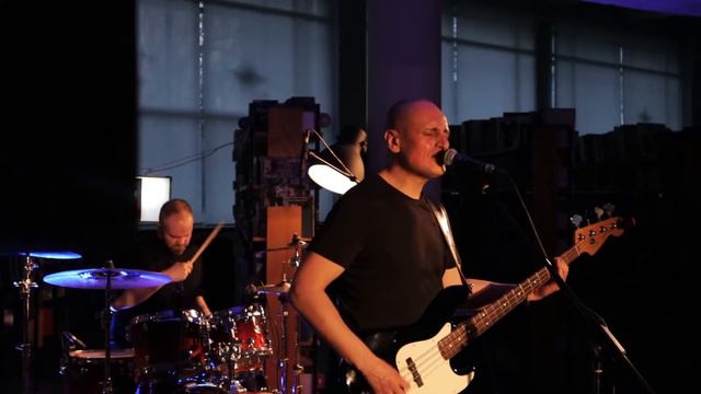 AkroPolice - Беги(Live in ЗИЛ.АМП) смотреть онлайн