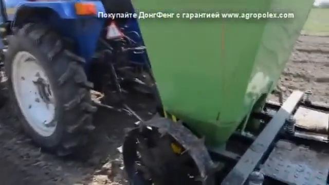 Минитрактор Донгфенг 240 Минитрактор с фрезой и картофелекопалкой смотреть онлайн