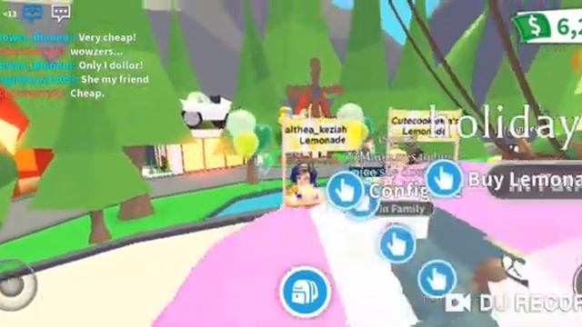 Buying the new lemonade stand//roblox adopt me// смотреть онлайн