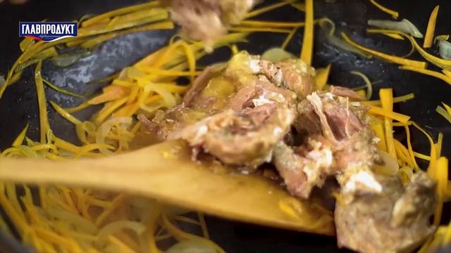 ТУШЁНАЯ КАПУСТА С ТУШЁНОЙ СВИНИНОЙ ГЛАВПРОДУКТ. Как приготовить тушёную капусту, с тушёной свининой смотреть онлайн