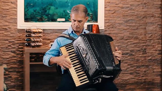 Dire Straits - Sultans Of Swing em uma ACORDEON SCANDALLI SUPER VI RENATO PRIMAO смотреть онлайн