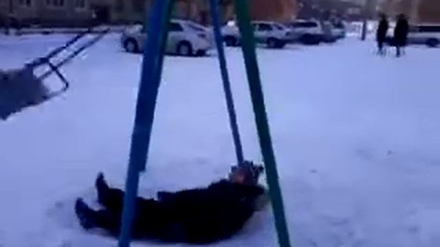 Seigneur des balançoires смотреть онлайн