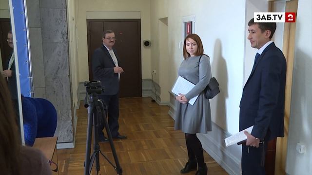Представителей СМИ и бизнеса не пустили на заседание по налоговой ставке смотреть онлайн