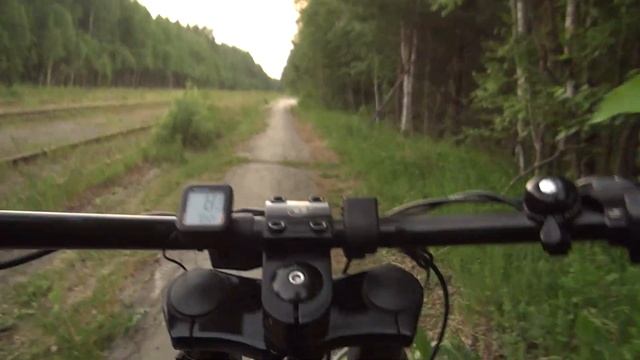 Отжег на нирве вдоль ЖД путей! | Электрокруизер Nirve Switchblade electric cruiser 72V 2500W смотреть онлайн