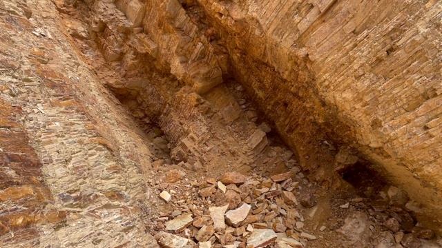 Finding Crystals at Sweet Surrender Crystal Mine!! смотреть онлайн