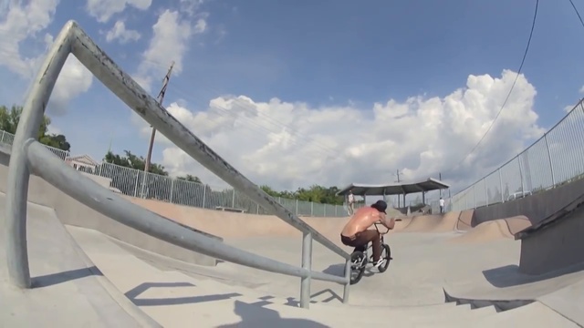 Father and Son Who Shred BMX/ Ryan and Broc Raiford смотреть онлайн