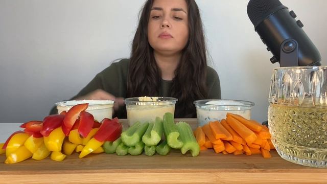 ASMR COLORFUL VEGGIES WITH TZATZIKI, HUMMUS AND SOUR CREAM DIPS | CRUNCHY CARROT, CELERY AND PEPPER смотреть онлайн