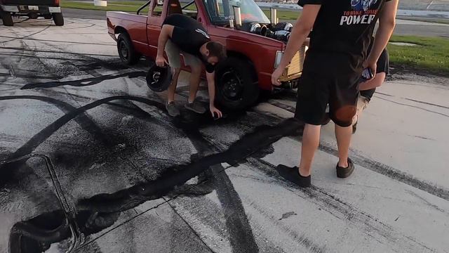 Frank's First GIANT AWD Burnout!! It Was EPIC! смотреть онлайн