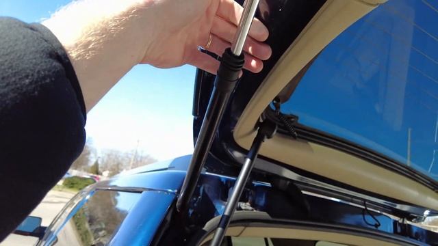 How to Replace 2003-2017 Lincoln Navigator Liftgate Struts смотреть онлайн