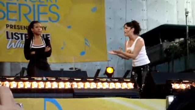 Take me or leave me - Bryant park смотреть онлайн