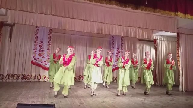 "Андижанская полька" коллектив Барвинок смотреть онлайн