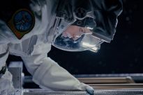 Дальний космос Stowaway - Трейлер HD смотреть онлайн