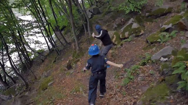 ПОЛИЦЕЙСКИЕ Игрушки для детей и Полицейский Даник против БАНДИТА