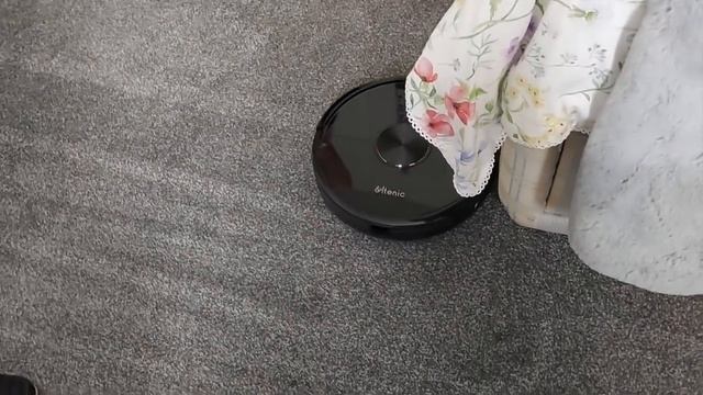 TRYING OUT THE ULTENIC D5s PRO ROBOT VACUUM CLEANER | CARLA JENKINS смотреть онлайн