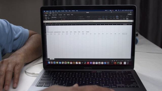 Apple m1 macbook pro 8gb ,50 Google Chrome Tabs , Word, Excel,Powerpoint смотреть онлайн