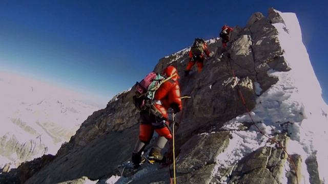 Восхождение на Эверест. Вершина Эвереста. Гора Эверест. смотреть онлайн