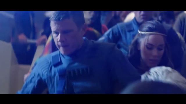 Nel 2049 L'Umanità Combatte Contro Gli Angeli Che Cercano Di Conquistare La Terra смотреть онлайн